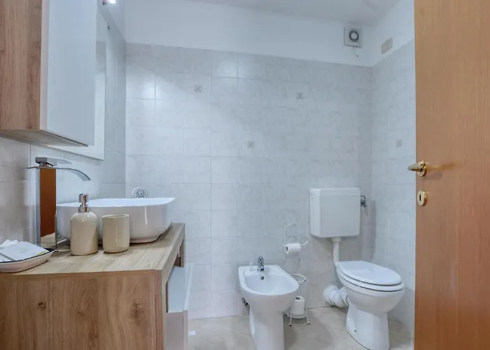 Апартаменты 1 Bedroom Stunning In Masso